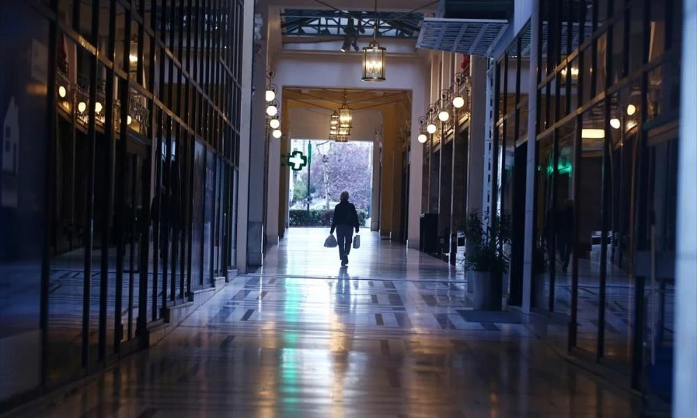 Μεγάλη πτώση σε τουρισμό, εστίαση, και εμπόριο: Συρρίκνωση ΑΕΠ έως και 10%